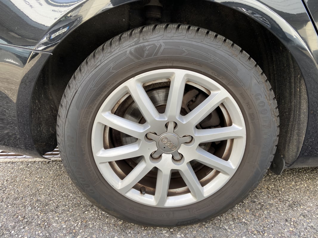 Audi A4 AVANT 2.0 TDI 143 ch business Line — 16