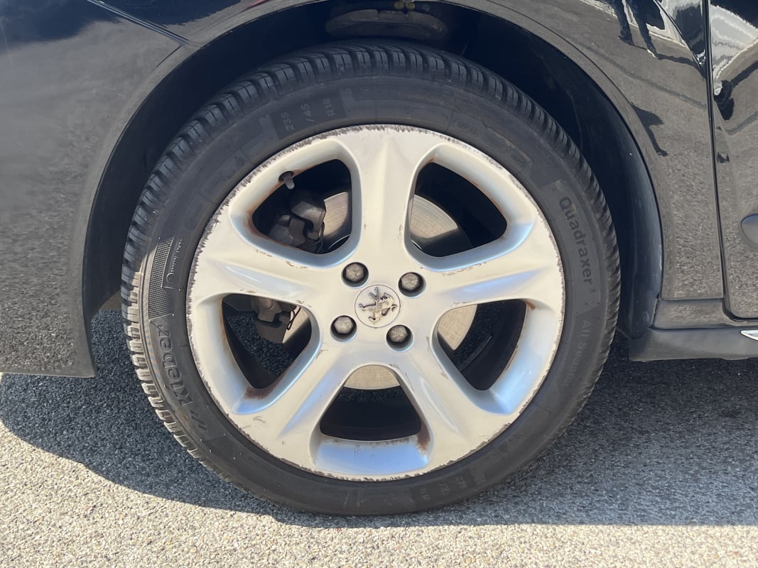Peugeot 3008 2.0 HDi 163 ch FELINE BVA6 - CUIR - JBL - TOIT PANORAMIQUE — 27