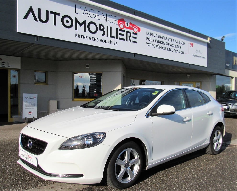 Volvo V40 BUSINESS D2 120 Momentum — 1
