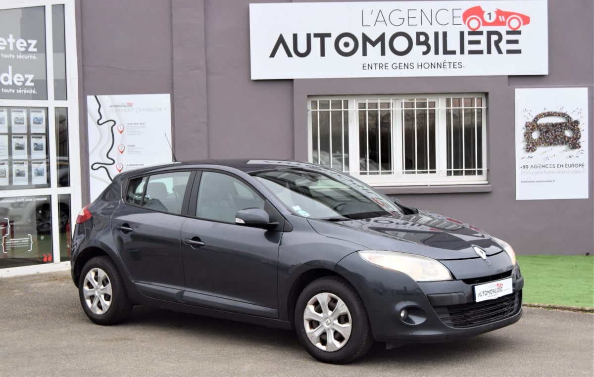 Renault Megane 1.5 DCI-110 CV-EXPRESSION- 5 Portes — 1