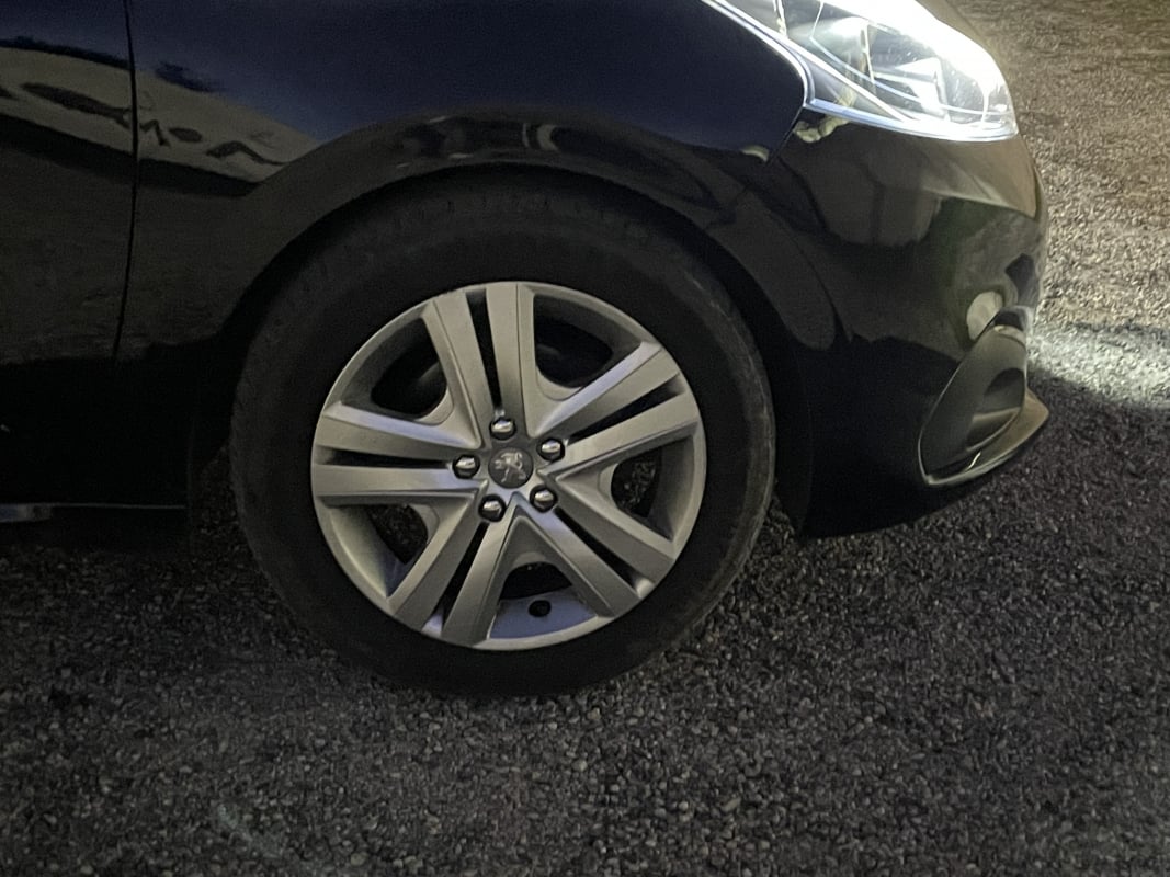 Peugeot 208 Phase 2 1.5 Blue HDi BVM6 S&S 100cv style — 18