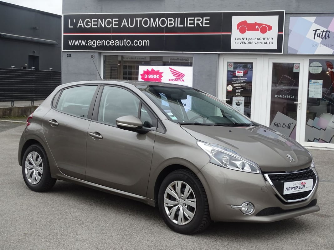 Peugeot 208 1.2 PURETECH 82 CV ACTIVE SUIVI PEUGEOT — 1