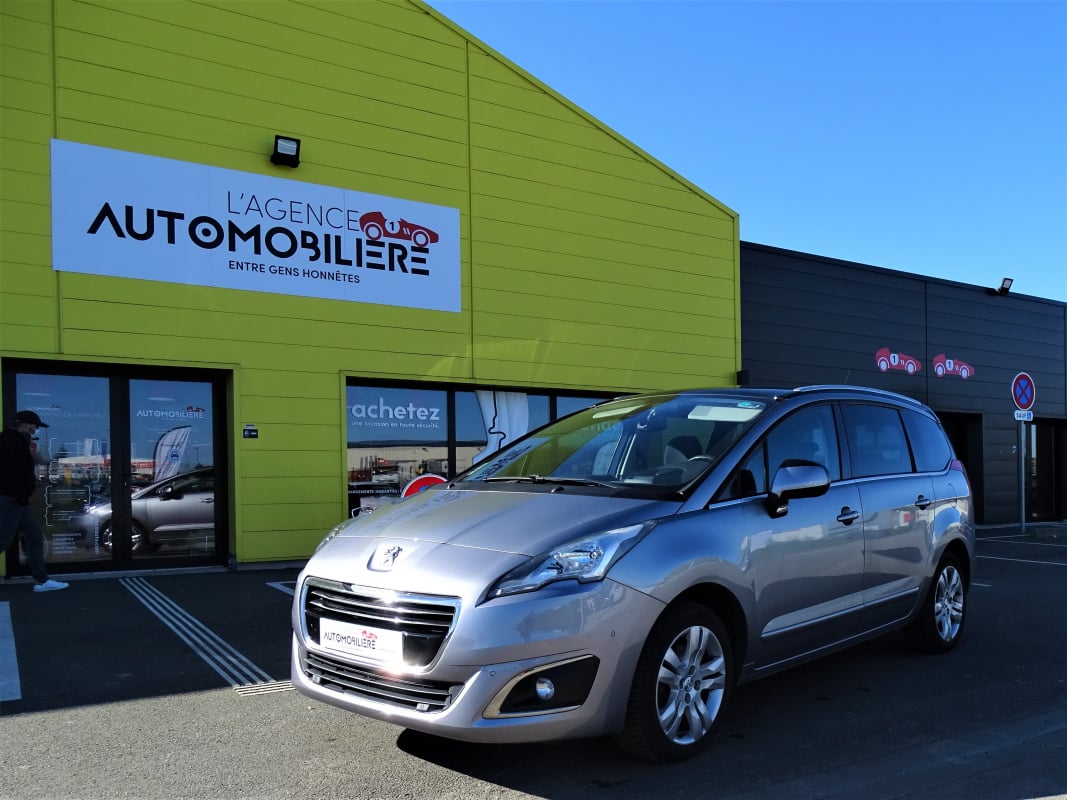 Peugeot 5008 Phase 2 1.6L e-HDi 120 cv — 1
