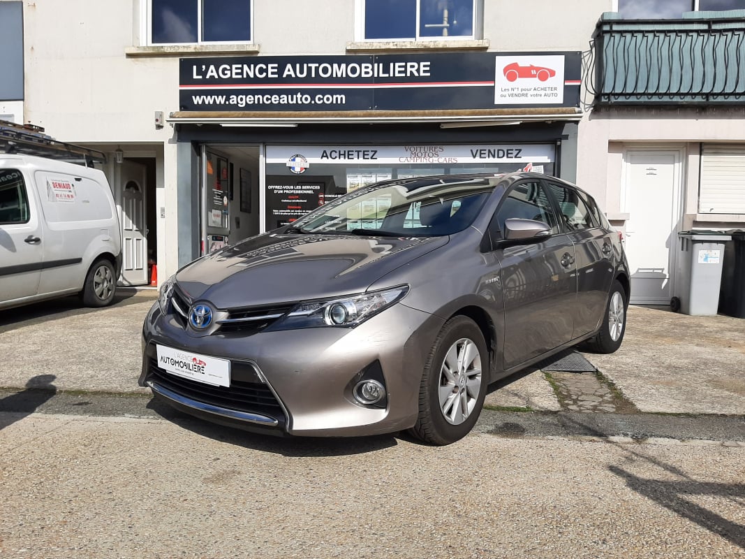 Toyota Auris Hatchback NG 136 ch Dynamic 1ère main — 1
