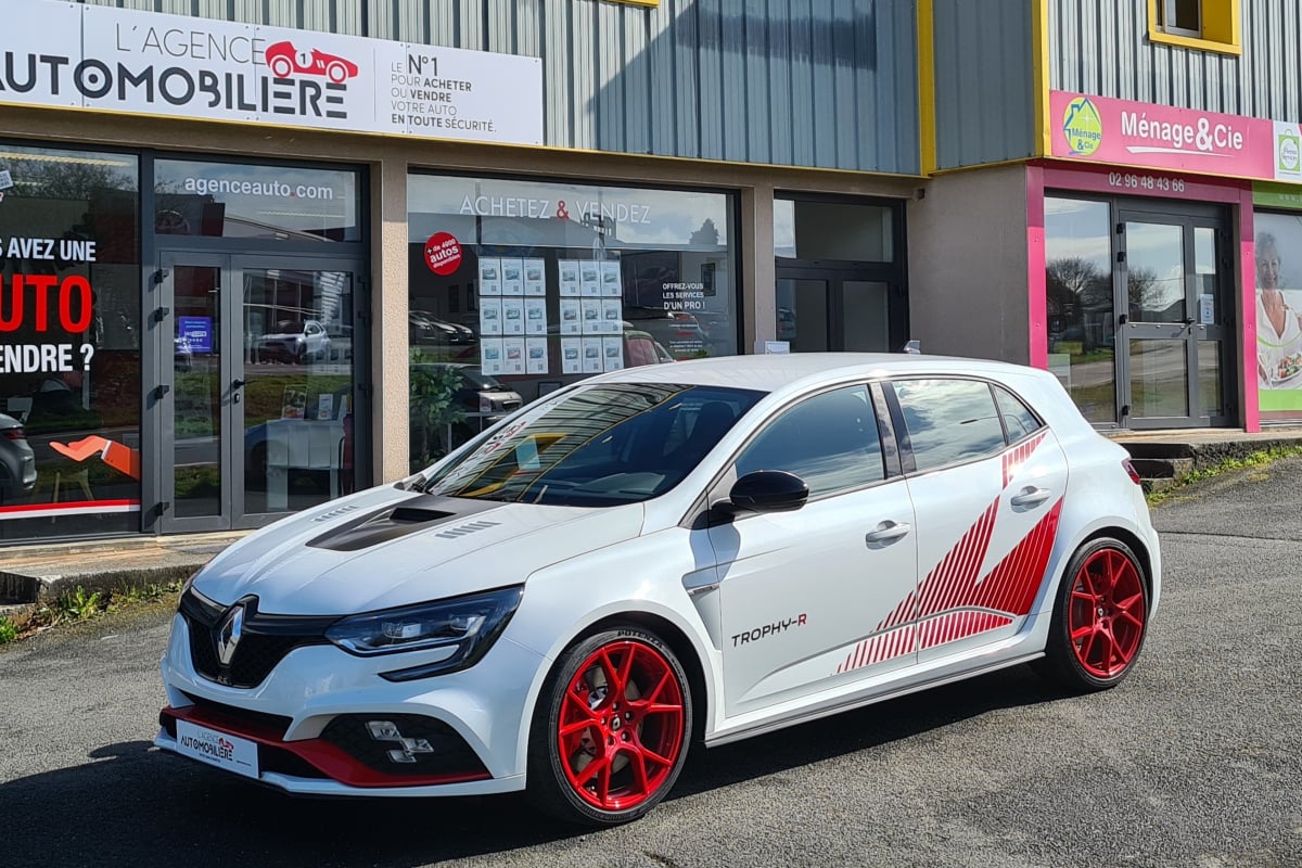 Renault Megane RS Trophy R 300 BVM — 1