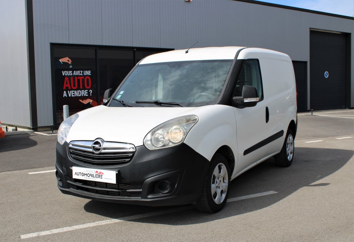 Opel Combo Life 1.6 CDTI L1 105 cv / attelage — 1
