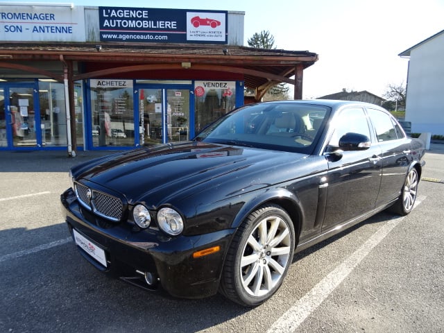 Jaguar XJ XJ8 4.2 V8 298 CH EXECUTIVE BVA 1ère MAIN — 1