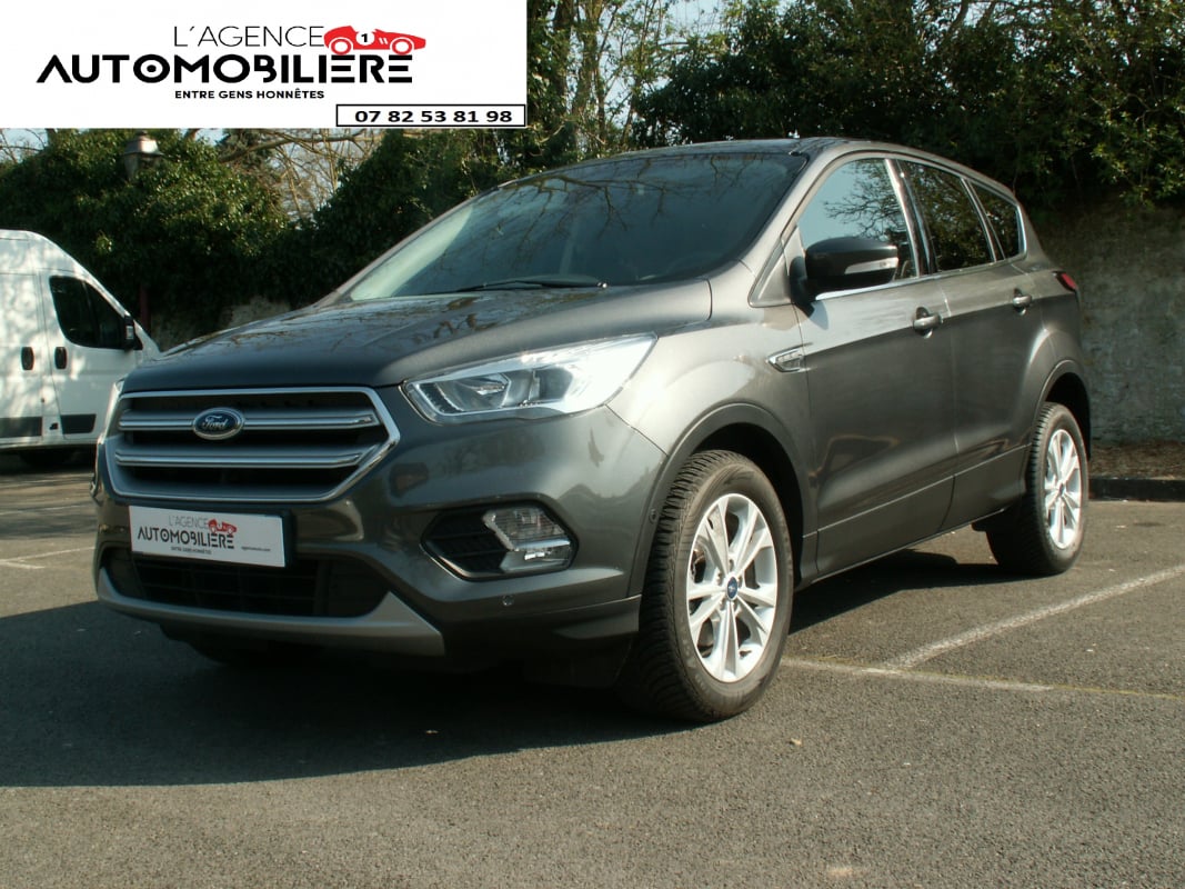 Ford Kuga 1.5 TDCI 120 cv S&S Titanium Powershift 17000 kms — 1