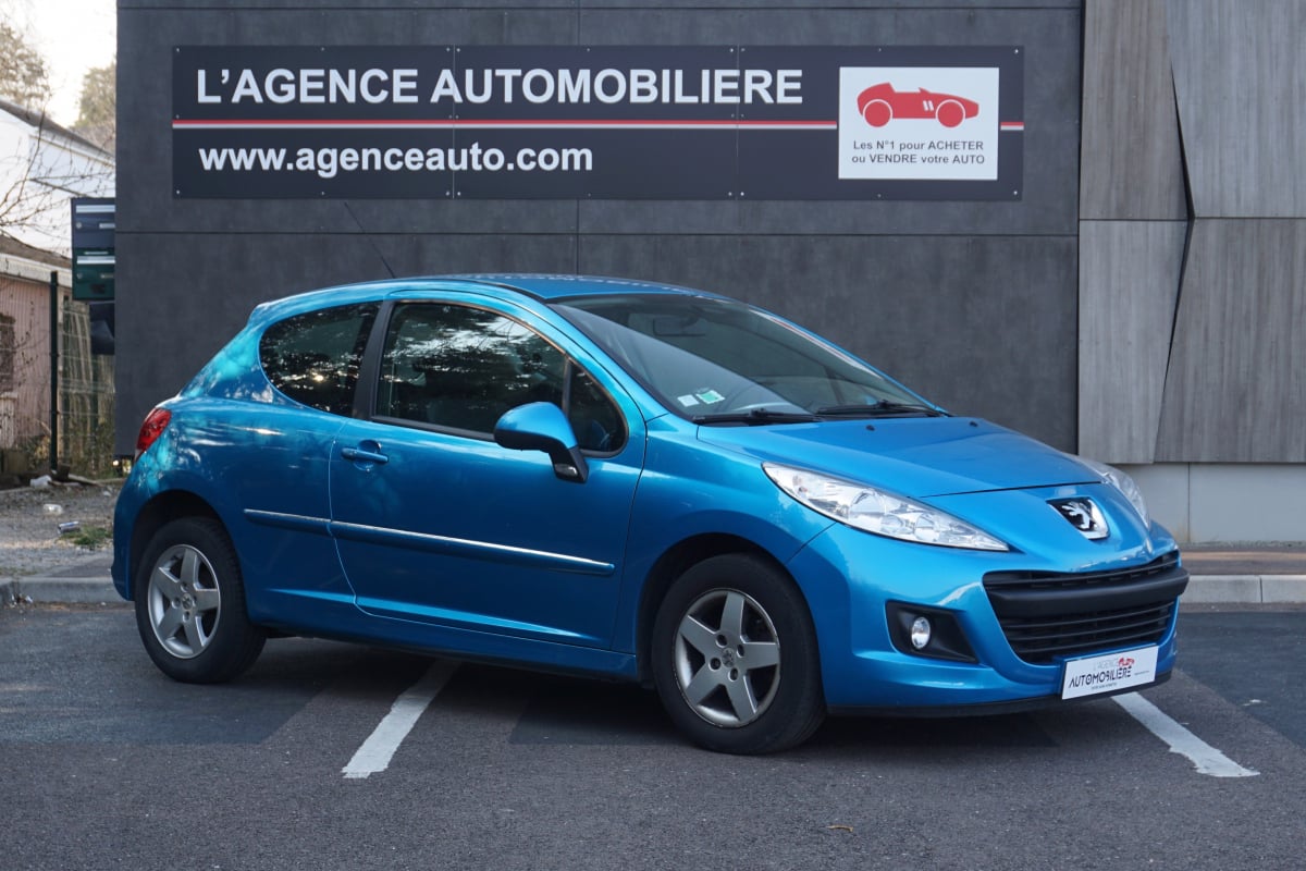 Peugeot 207 + 1.4 i 75 ch - 80000 km 2eme main — 1