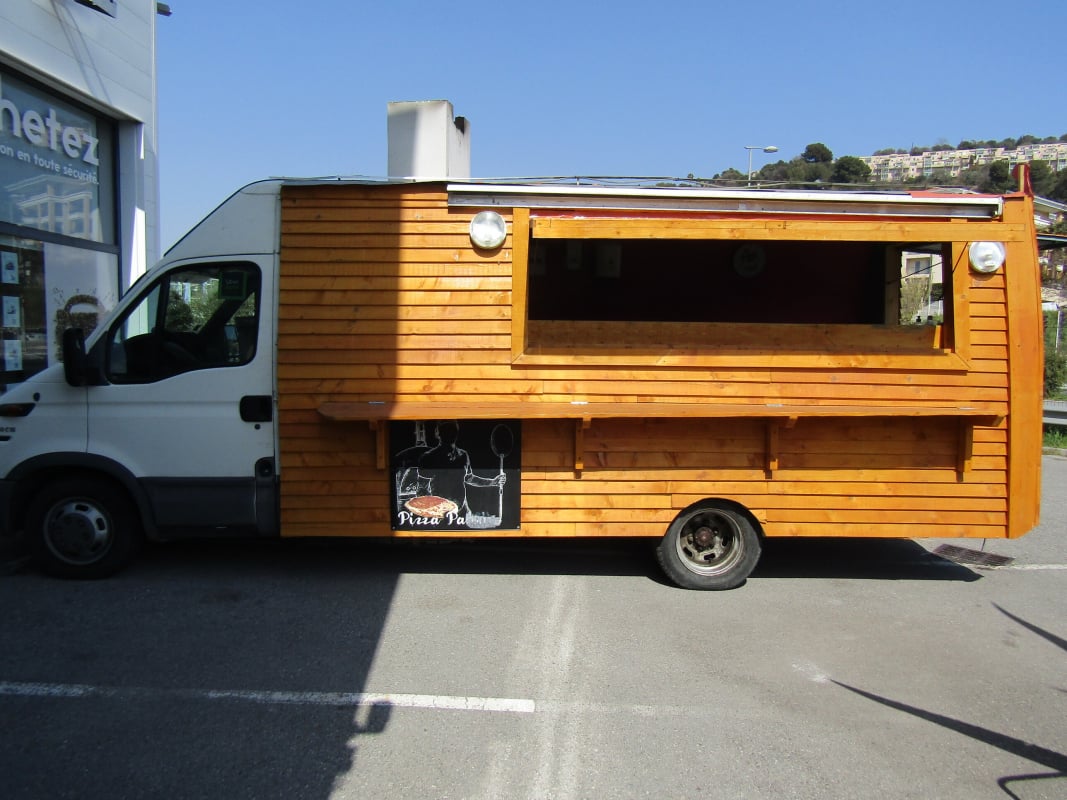 Iveco Daily CAMION PIZZA 35 C 15 Diesel146 CH — 1