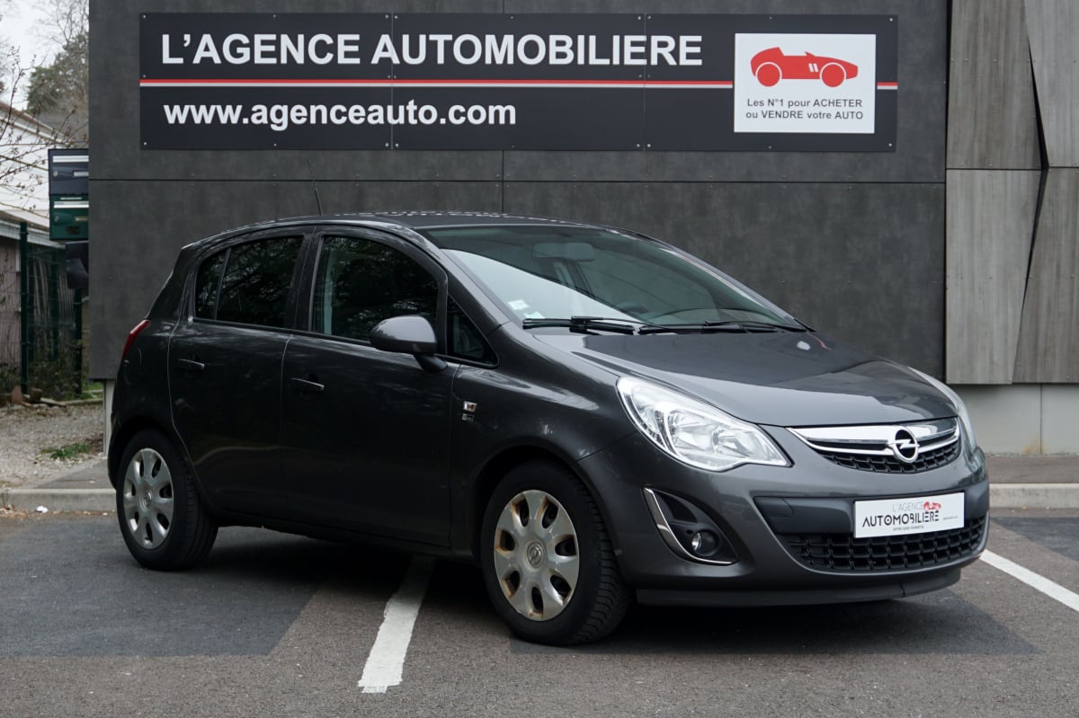 Opel Corsa D 1.4 100 ch Twinport 150eme Anniversaire — 1