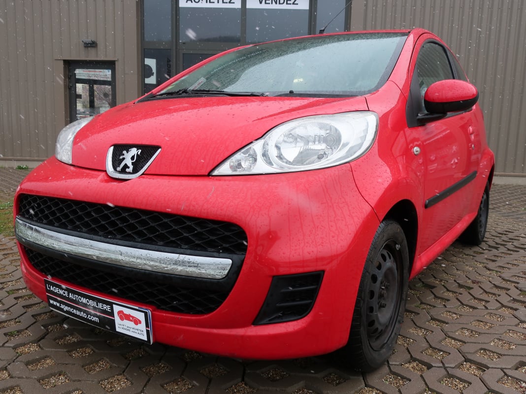 Peugeot 107 1.0 i 12V Trendy 68Cv — 1