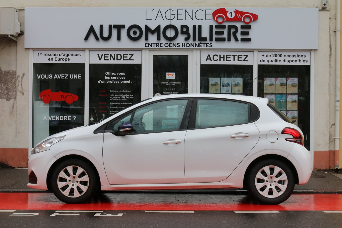 Peugeot 208 II 1.2 PureTech 68 Like 5 Portes — 1