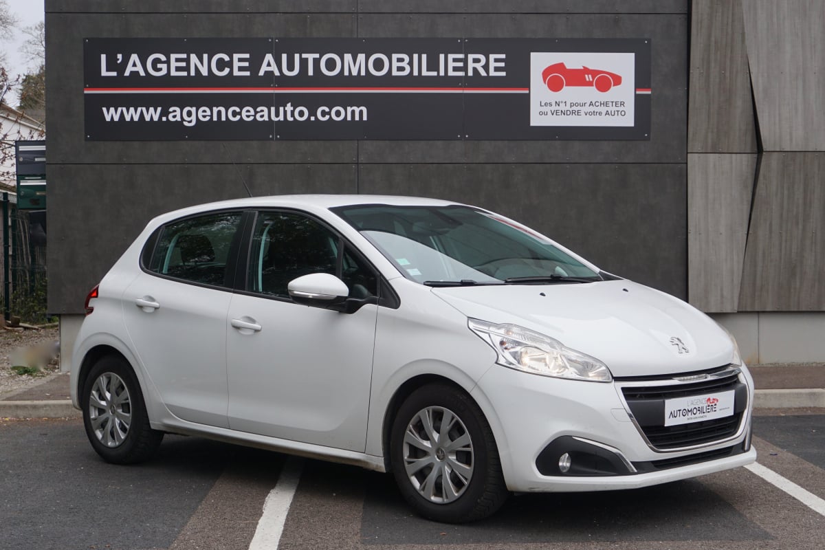 Peugeot 208 1.6 Blue HDi 75 ch URBAN SAOUL — 1