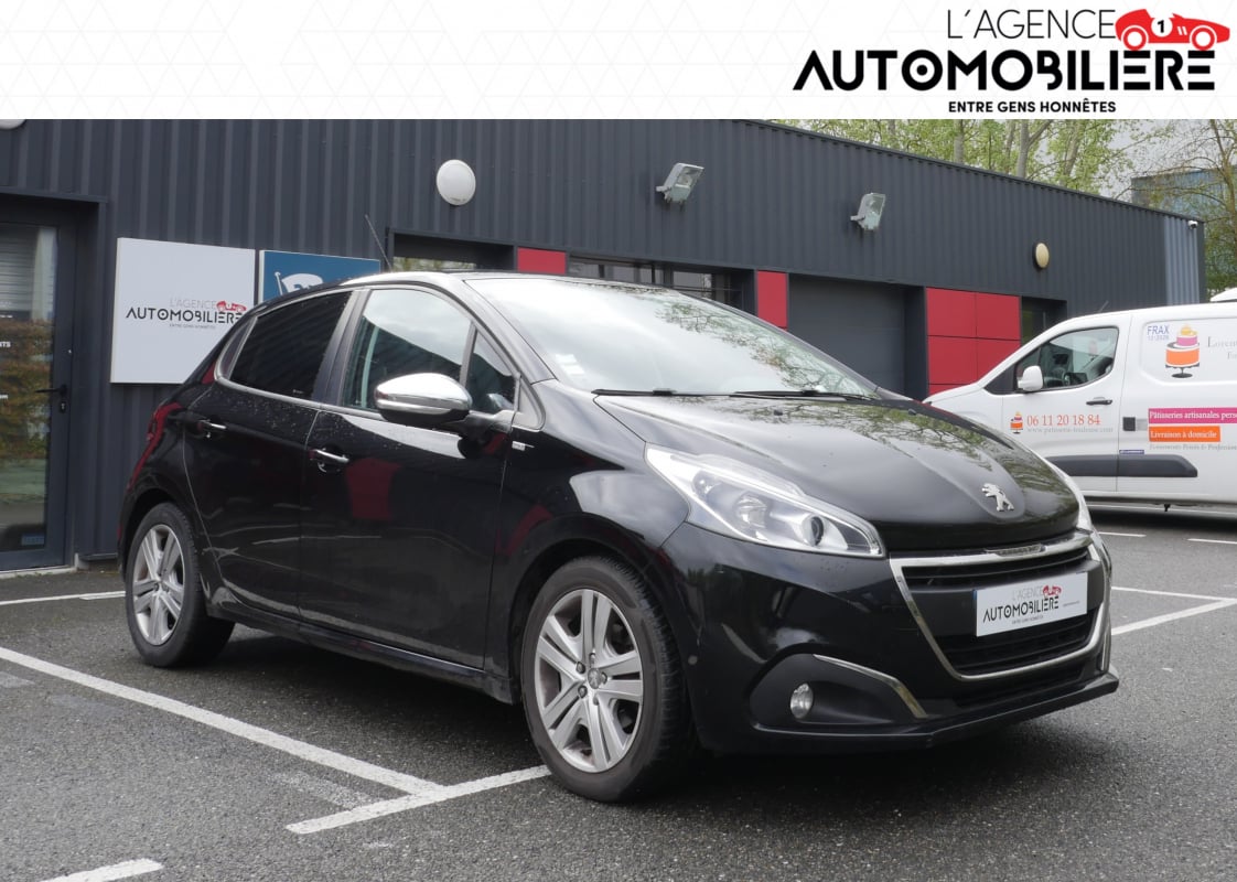 Peugeot 208 1.6 BLUEHDI 100 STYLE — 1