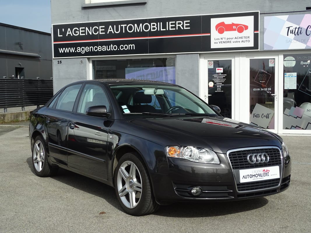 Audi A4 2.0 TDi 16V 140 AMBIENTE 1 ERE MAIN FRANCE — 1