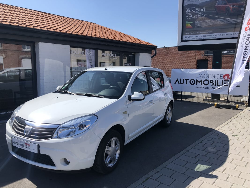 Dacia Sandero 1.4 MPI 75 GPL LAUREATE CLIM 1ère MAIN — 1