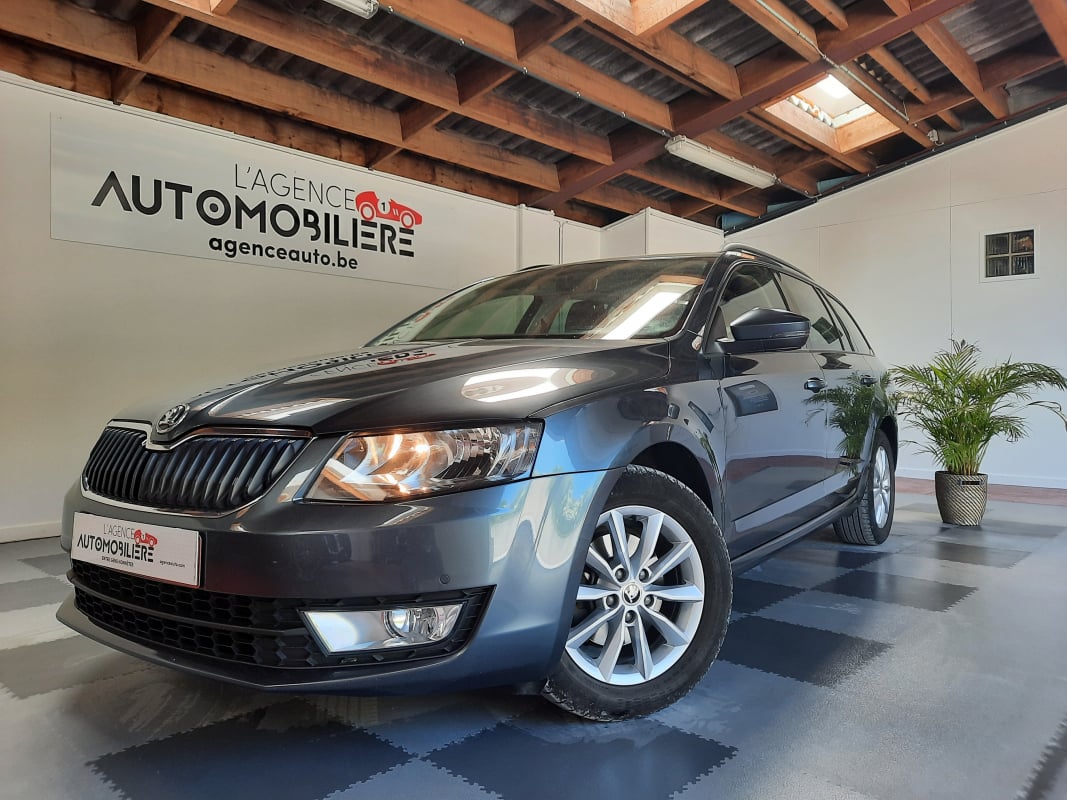 Skoda Octavia 2.0TDi 150Ch Ambition DSG/ Garantie 12 Mois — 1