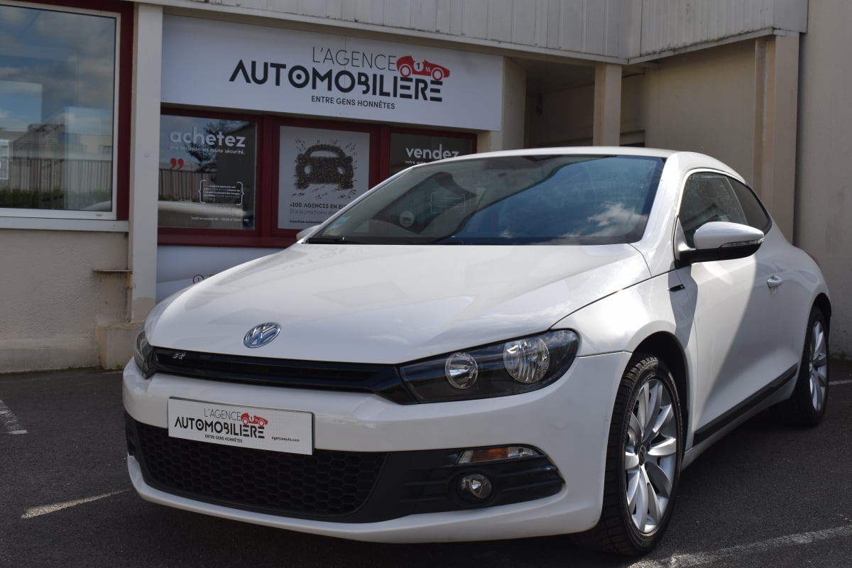 Volkswagen Scirocco R-Line 1.4 TSI 16V DSG (7 rapports) 160 cv Boîte auto — 1
