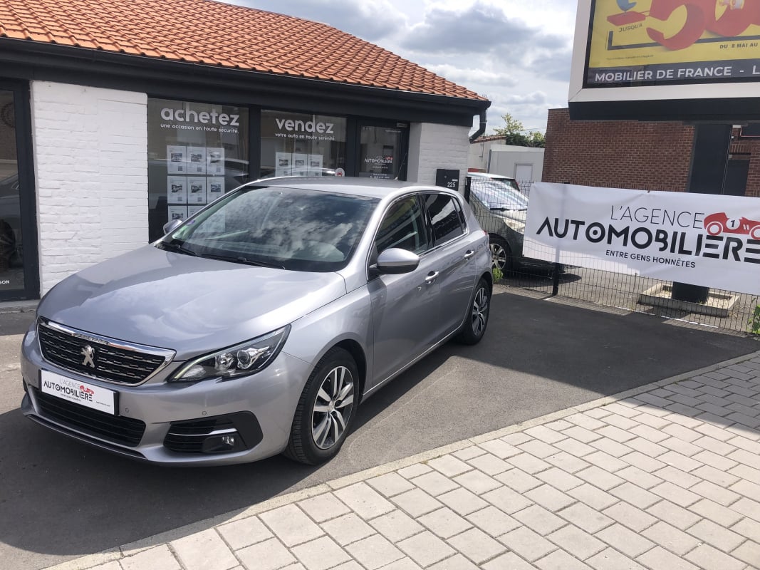 Peugeot 308 Phase II 1.2 Puretech 12V 110 cv — 1