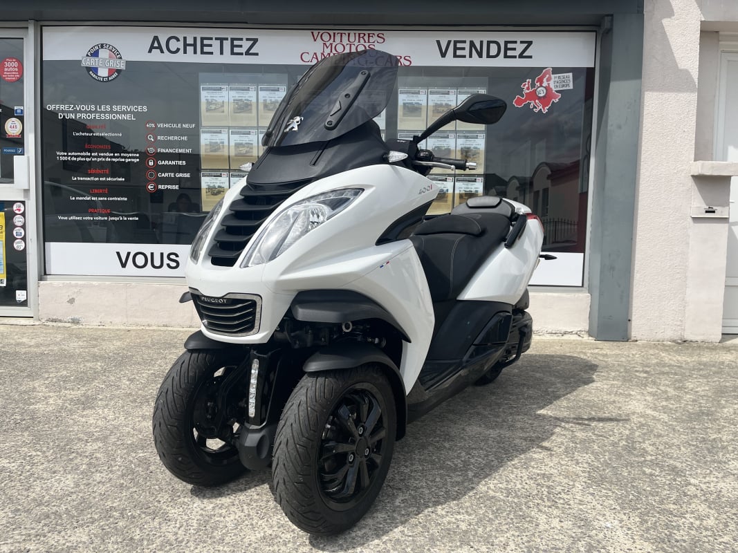Peugeot Metropolis 400 cm3 - 3 ROUES - 1ère Main — 1