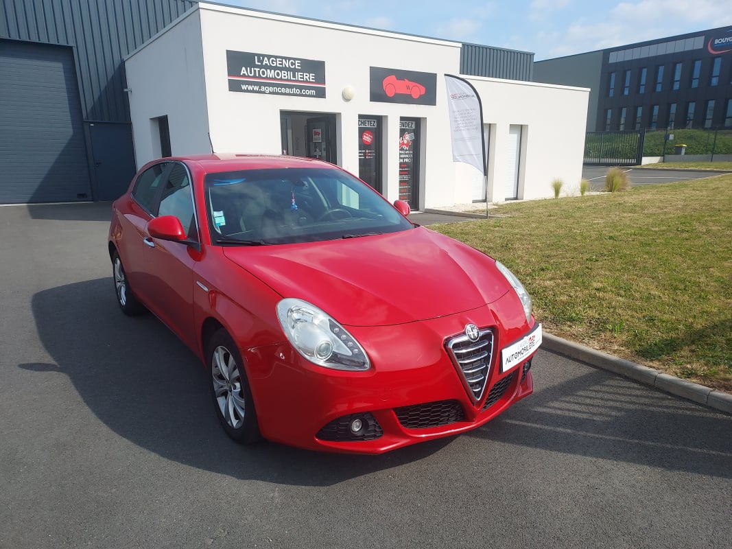 Alfa Romeo Giulietta 1.4 T-JET 120ch DISTINCTIVE START-STOP — 1