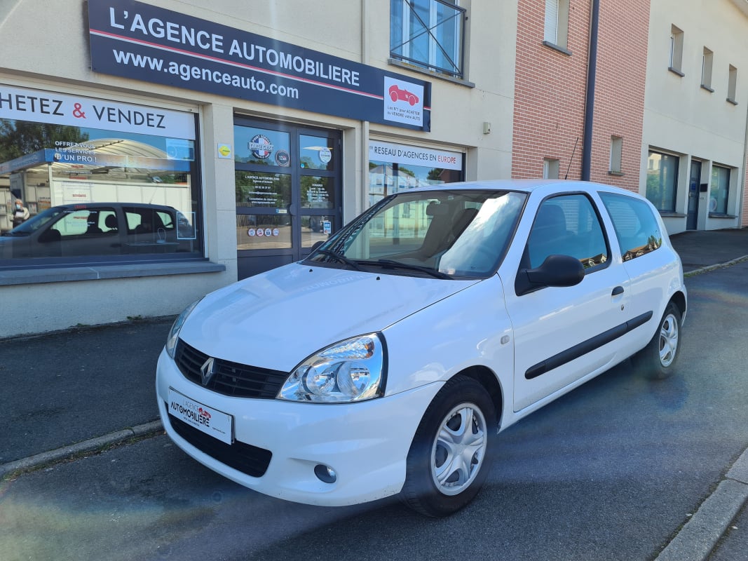 Renault Clio II (2) CAMPUS 1.2 60 AUTHENTIQUE 3P — 1