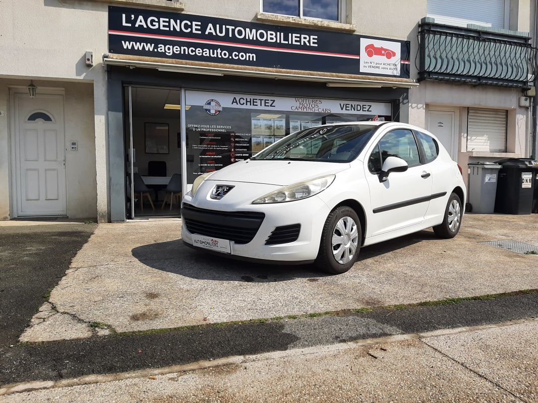 Peugeot 207 1.4 HDI 70 Business Distri faite — 1