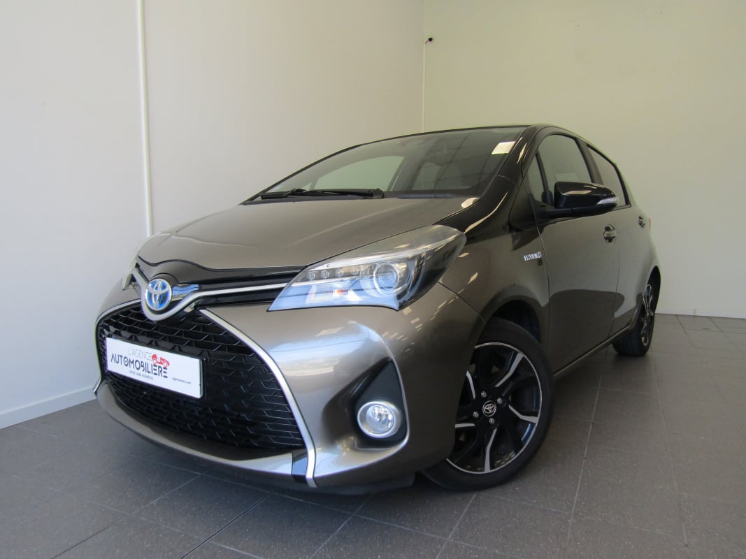 Toyota Yaris III HSD 100h Design 5p — 1