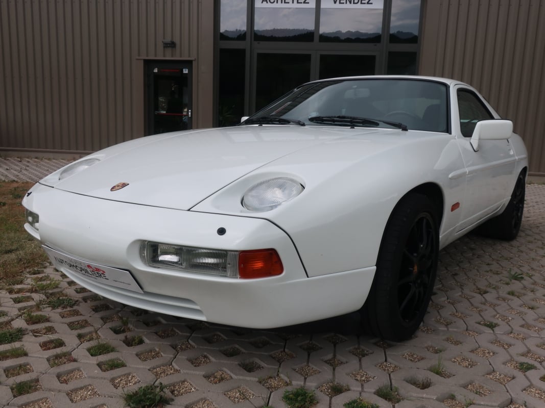 Porsche 928 5.0 Coupé 320 cv — 1
