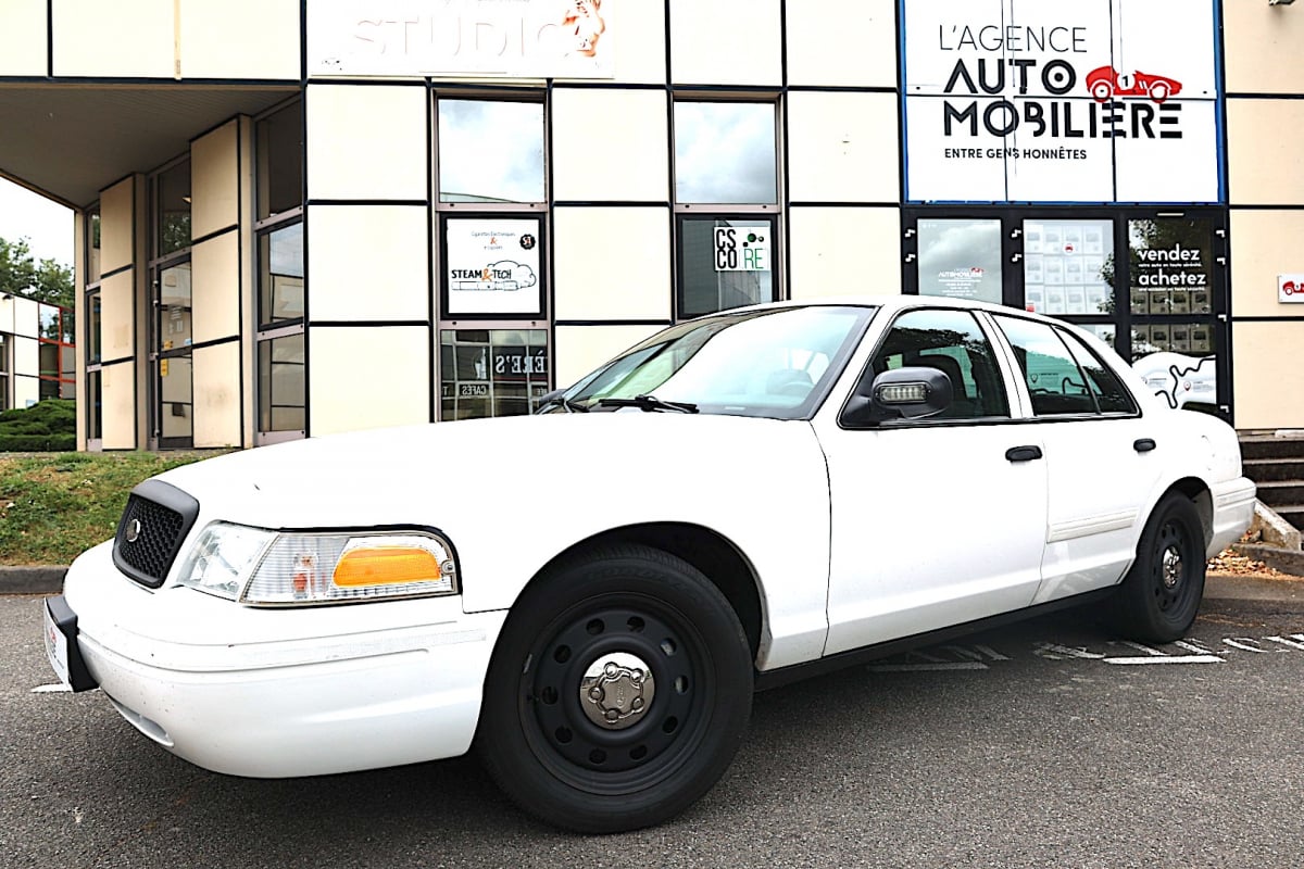 Ford Crown Victoria 4.6 V8 Crown Victoria P71 Ethanol — 1