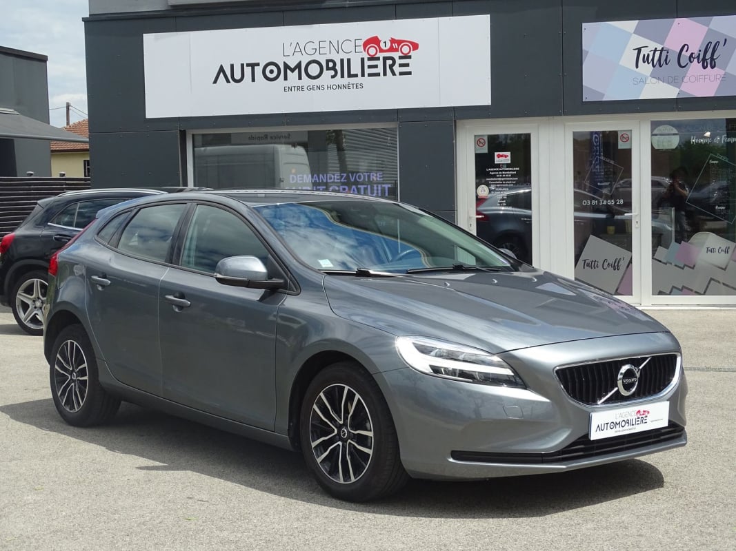 Volvo V40 D2 2.0 120 CV 16V MOMENTUM BUSINESS — 1