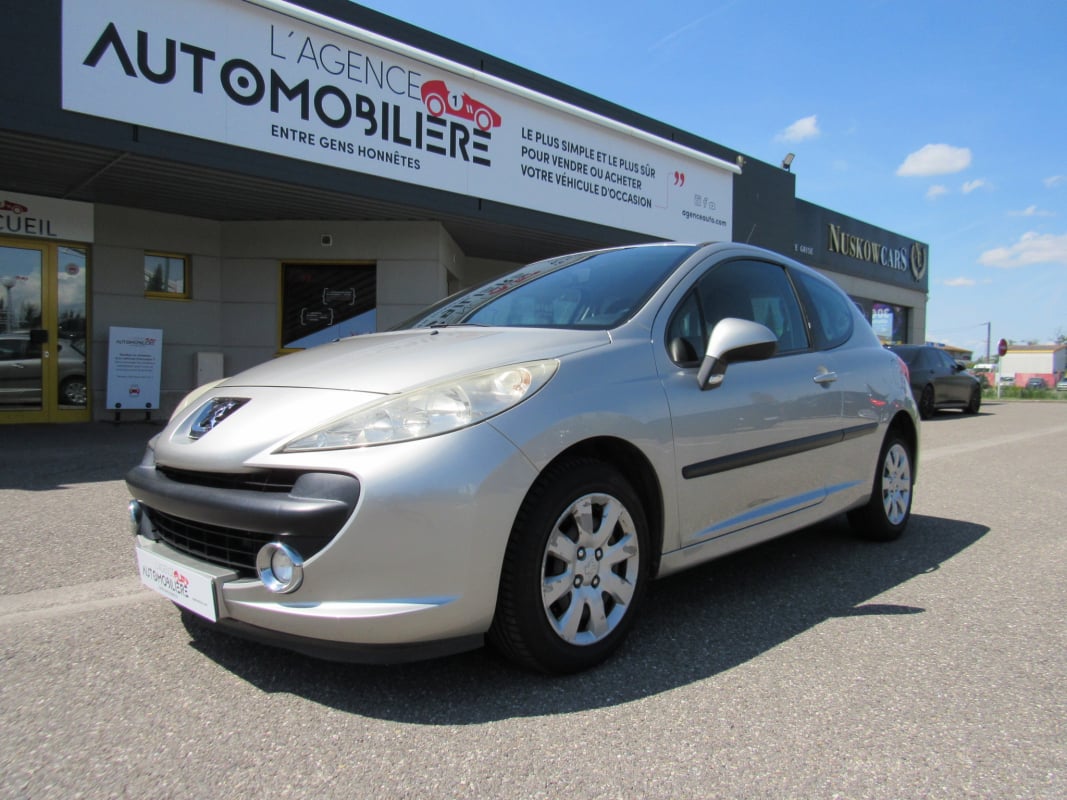 Peugeot 207 1.4 VTi 95 ch Prémium carnet à jour — 1