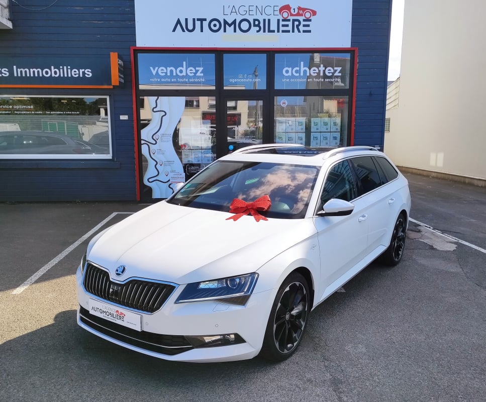 Skoda Superb 2.0 TDI 190cv 4x4 DSG6 LAURIN & KLEMENT — 1