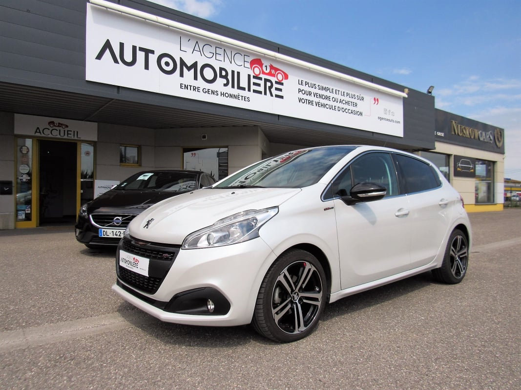 Peugeot 208 1.2 PureTech 110 GT Line toit pano — 1