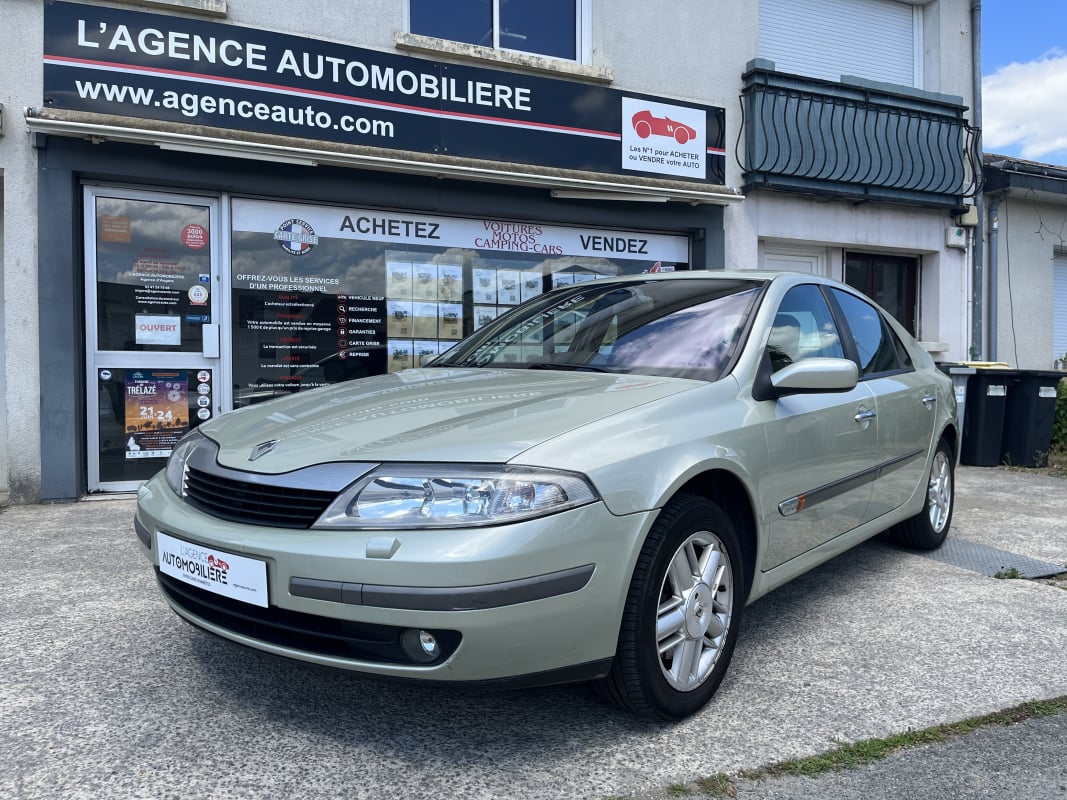 Renault Laguna Phase II 2.0 - 135 cv Boîte auto — 1