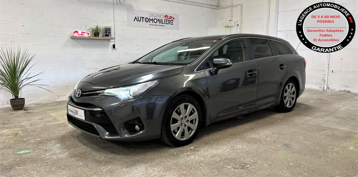 Toyota Avensis TOURING SPORT 2.0 143 D-4D EXECUTIVE — 1