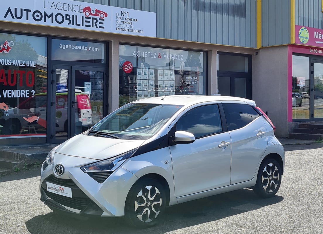 Toyota Aygo 1.0 VVTi 12V 72 cv X-Play Style — 1