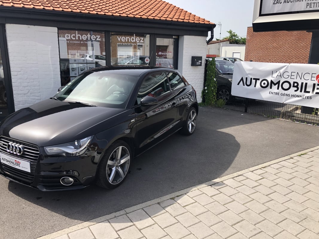 Audi A1 3 Portes 1.6 TDI 16V 105 cv Ambition luxe — 1