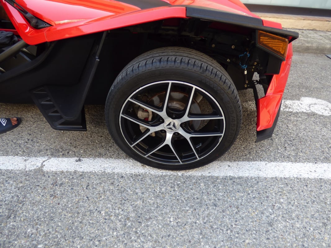 Polaris Slingshot POLARIS Slingshot 175 ch 4 cylindres — 36
