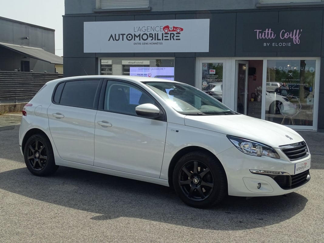 Peugeot 308 1.6 HDI 120 CV STYLE ATTELAGE — 1