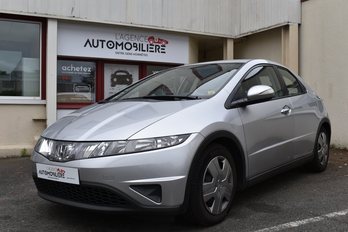 Honda Civic VIII CONFORT 1.4 i 83cv i-shift Boîte auto — 1