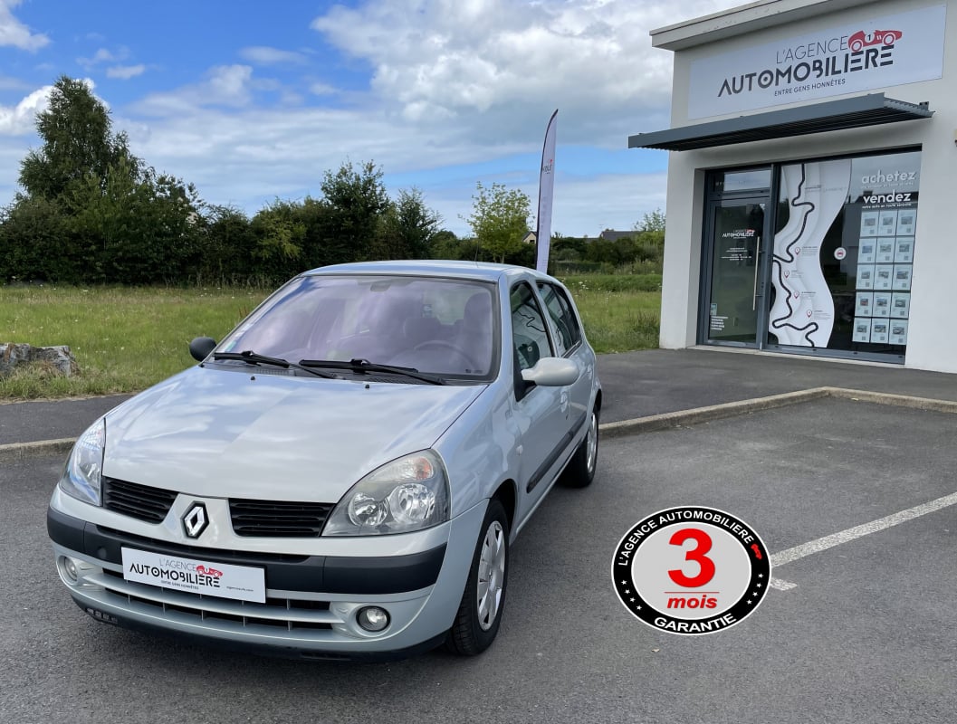 Renault Clio CLIO LUXE PRIVILEGE 1.4 16V 5 PORTES — 1