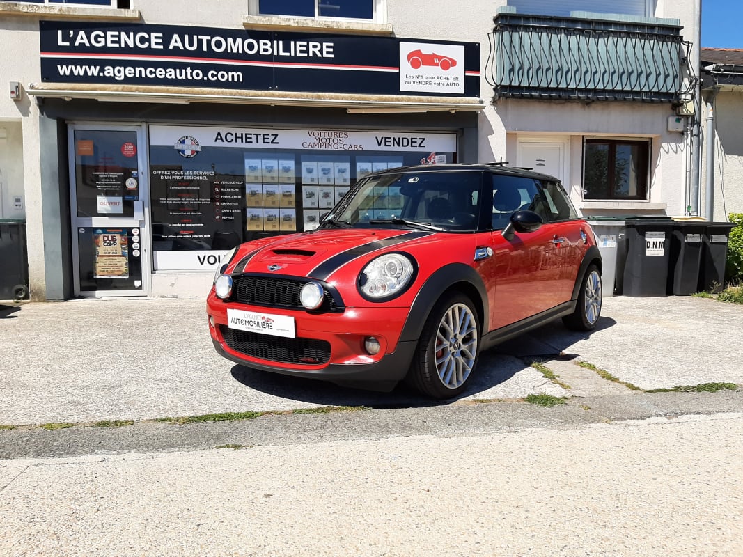 Mini Cooper 1.6 i 211 CH JCW John Cooper Works GPS — 1