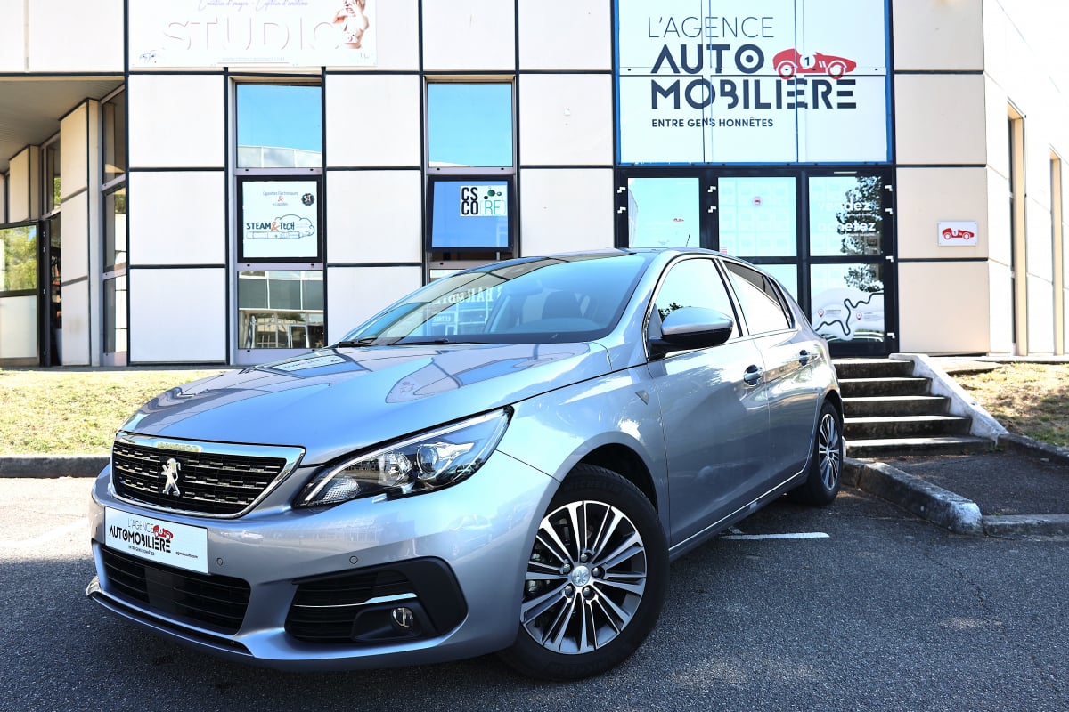 Peugeot 308 1.2 PureTech 110 edition RoadTrip — 1