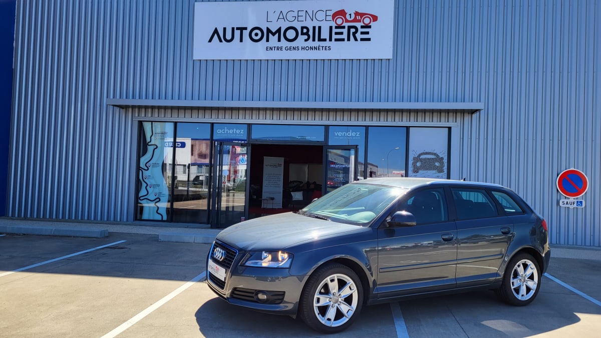 Audi A3 1.6 TDI 105 AMBITION SPORTBACK — 1