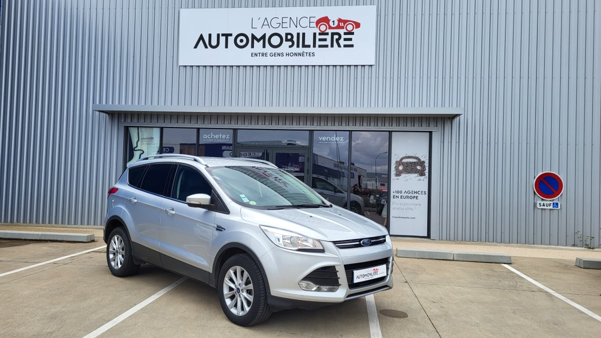 Ford Kuga 1.6 TDCI 120 BMV6 TITANIUM — 1