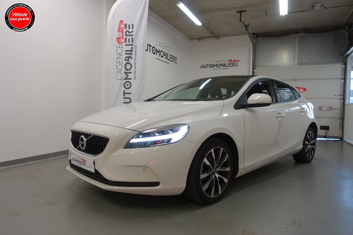 Volvo V40 II (2) 2.0 D2 ADBLUE 120 GEARTRONIC 6 + TOIT PANORAMIQUE + CUIR + OPTIONS — 1