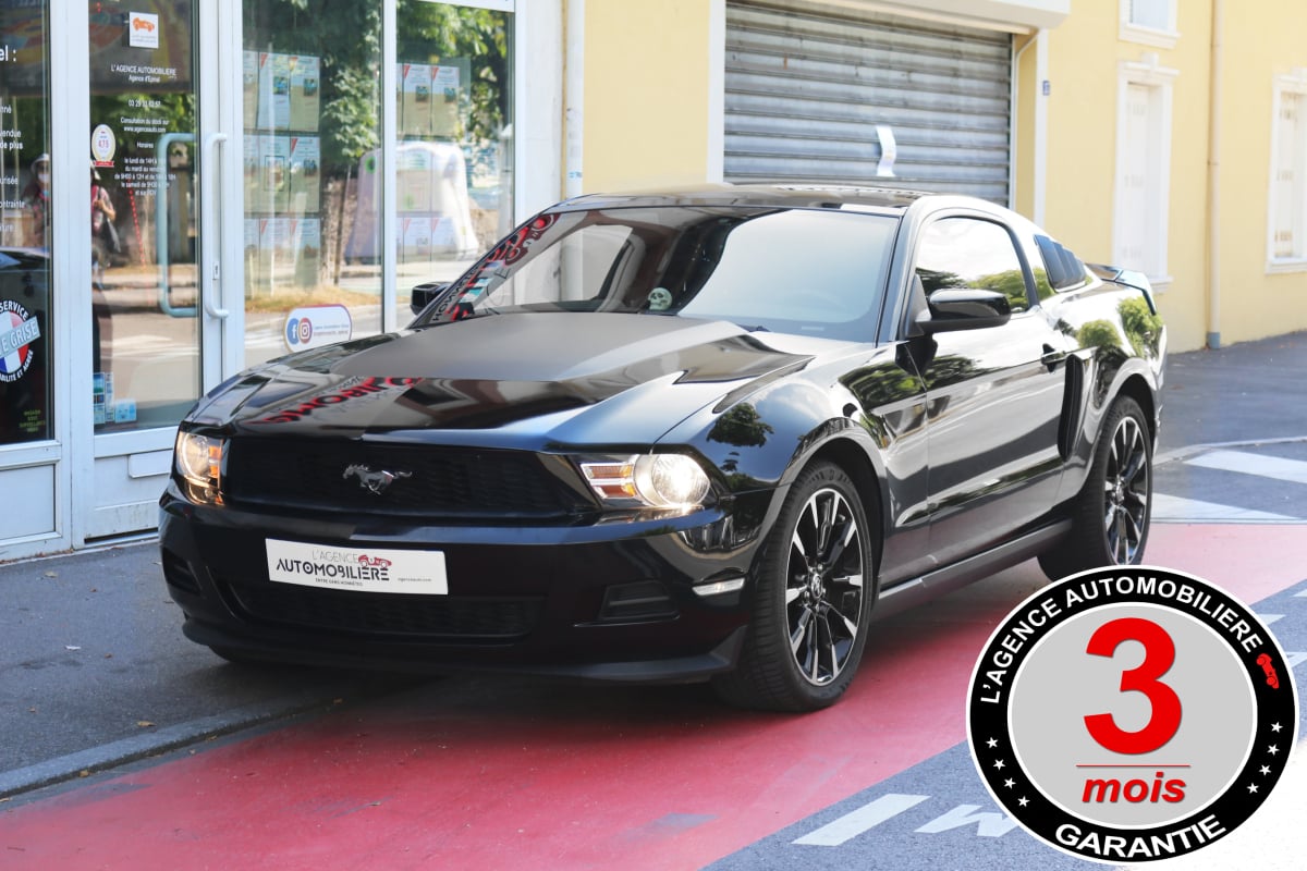 Ford Mustang 3.7 V6 305 BVM (Toit Pano, LED Ambiance, Cuir noir...) — 1