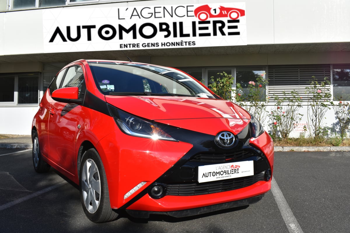 Toyota Aygo 5 Portes 1.0 VVTi 12V Multimode 69 cv Boîte auto xshift xplay — 1